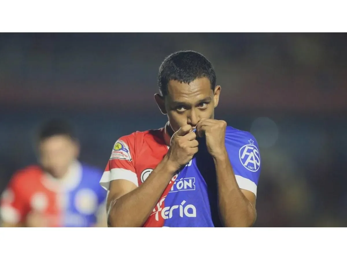 Byron Murgas brilla con doblete en victoria de FAS en Copa Presidente