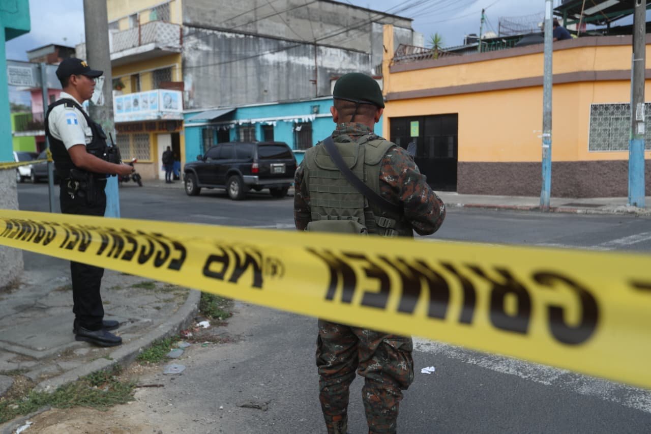 Ministro de Gobernación describe masacre en zona 6 como guerra entre pandillas por control territorial
