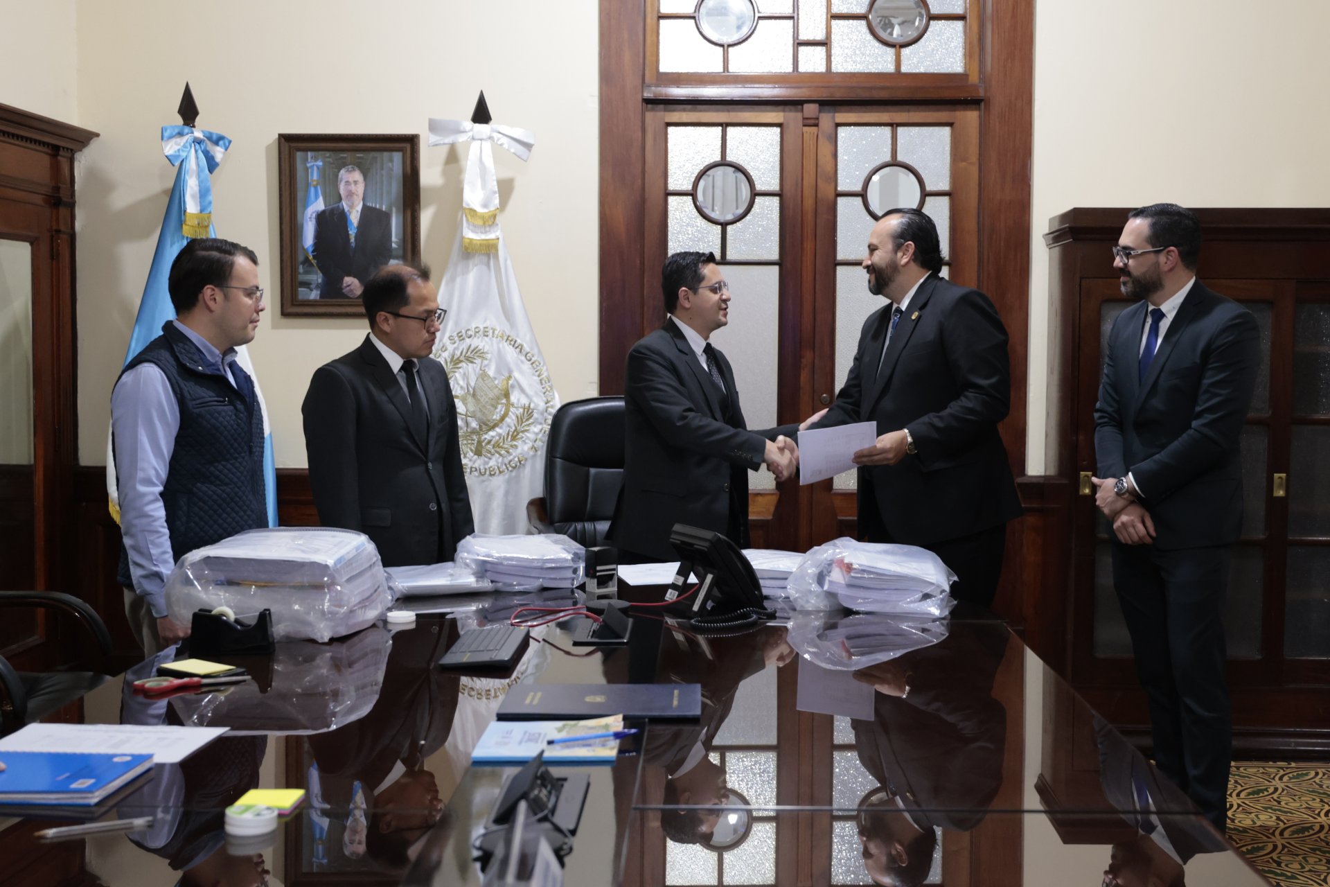 Presidente Arévalo entrevistará a candidatos al MP mientras oficialismo se mantiene al margen Presidente Arévalo entrevistará a candidatos al MP mientras oficialismo se mantiene al margen