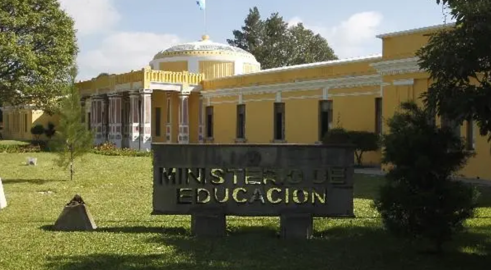 STEG vuelve a emplazar al Mineduc; autoridades aún no reciben notificación oficial