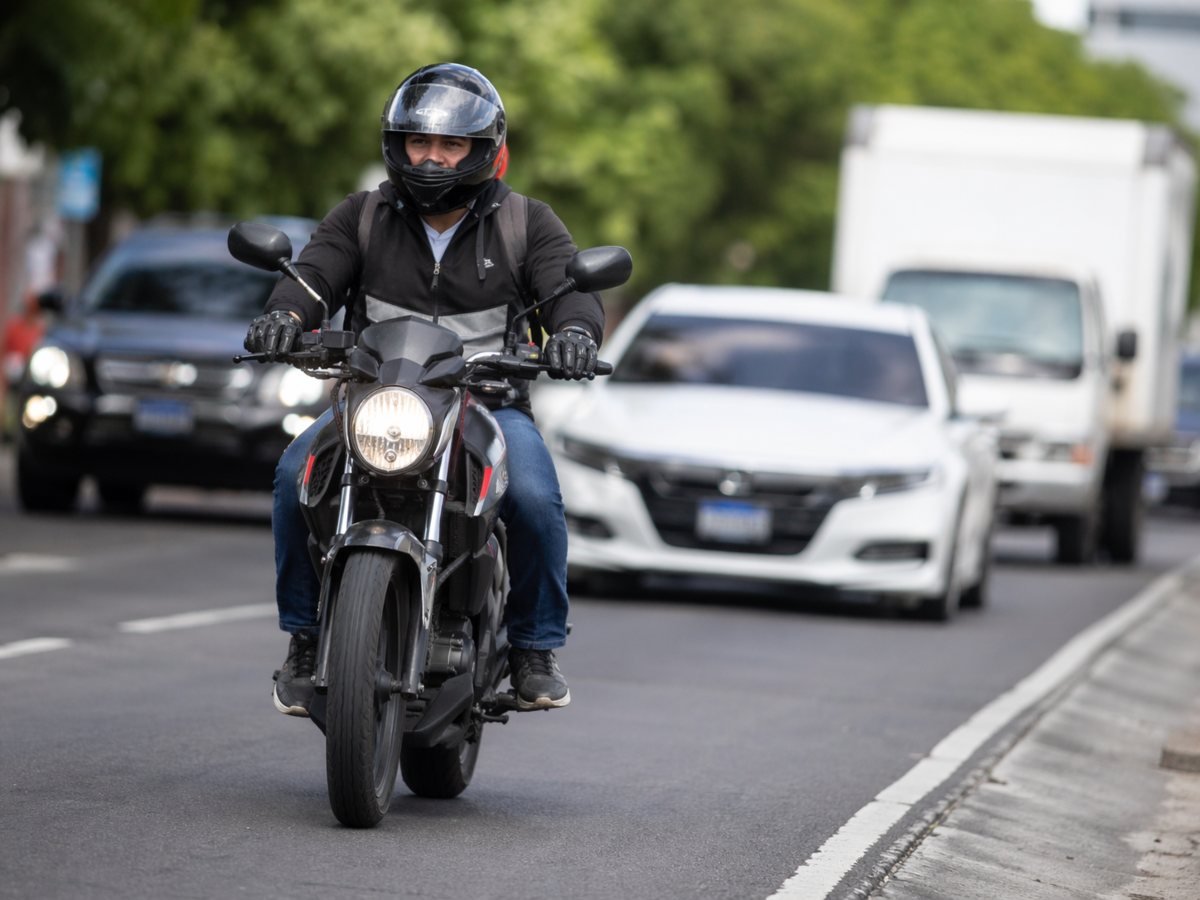 Guía oficial para reducir riesgos de motociclistas en El Salvador: recomendaciones clave