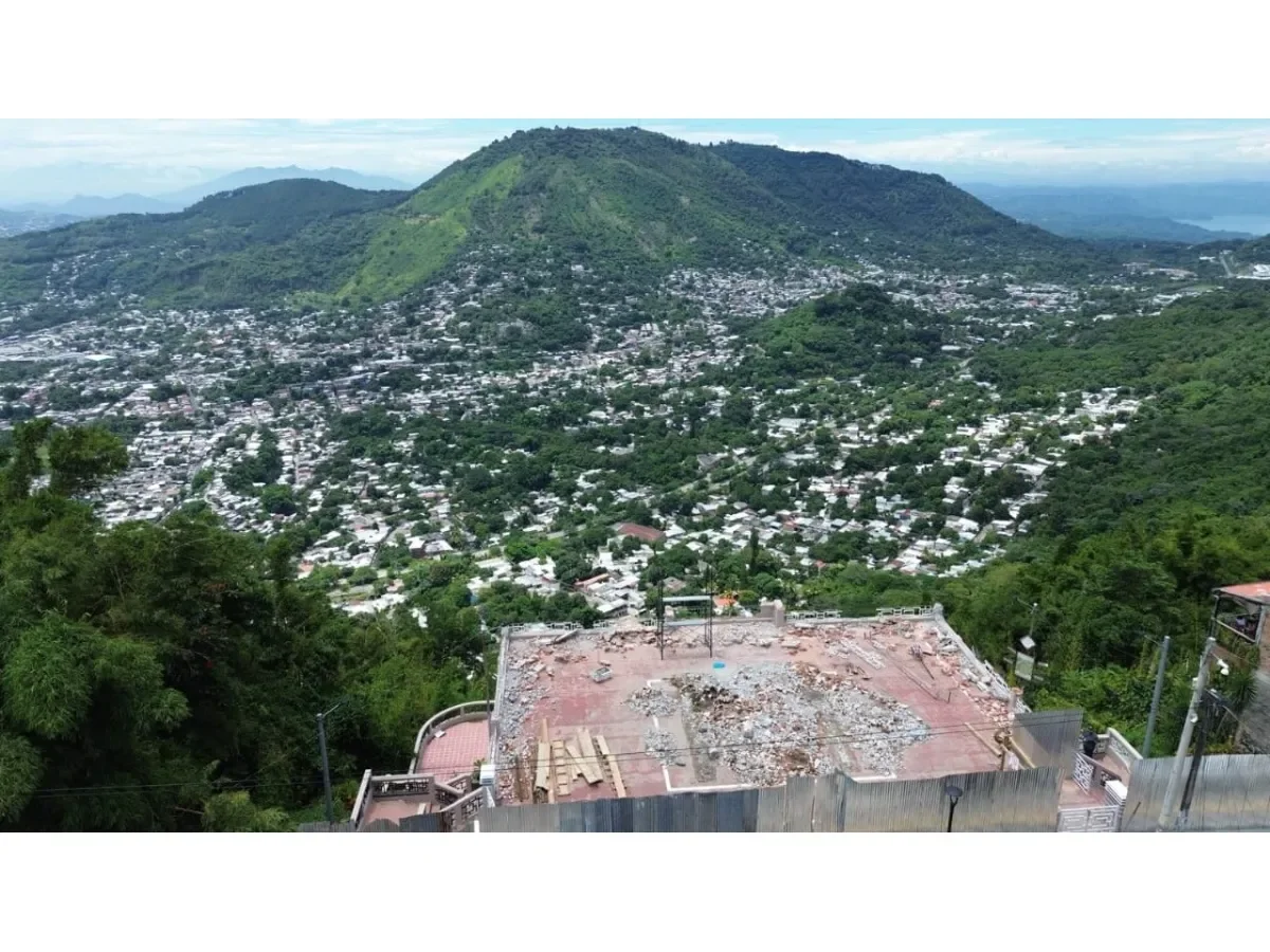 Mirador de los Planes de Renderos: Un Icono Arquitectónico con Vistas Incomparables