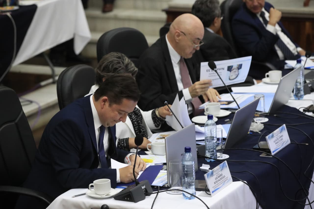 Magistrado Molina Barreto detalla su voto concurrente para anular nómina de fiscal general