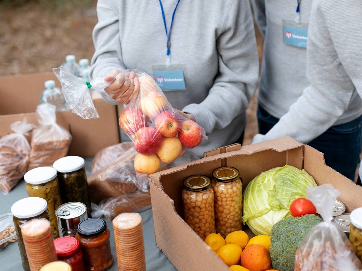 Acceso a alimentos gratuitos en Los Ángeles: una red de apoyo para la comunidad latina