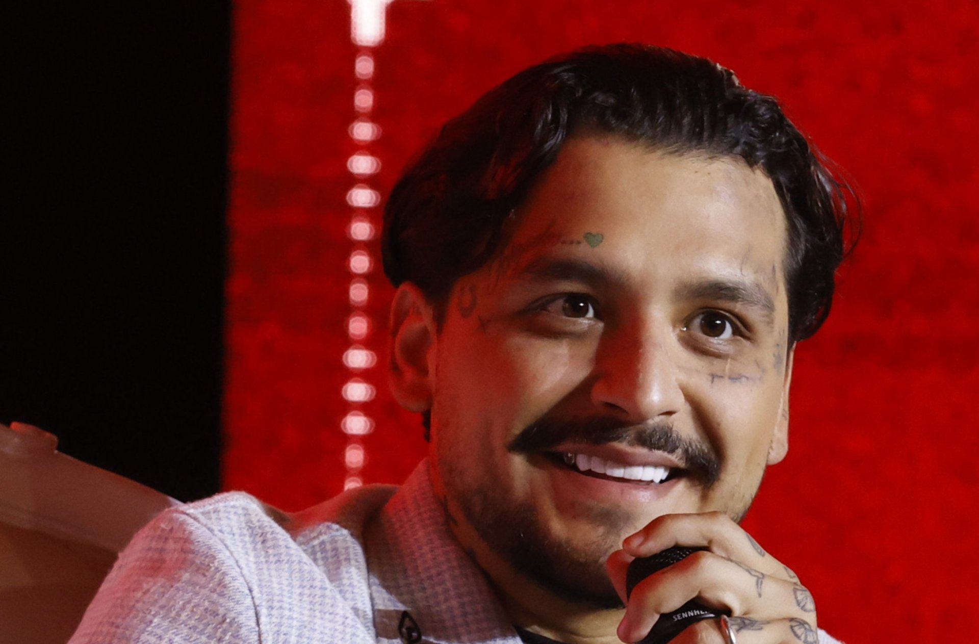Emiliano Aguilar lanza reto de boxeo a Christian Nodal en medio de polémica familiar