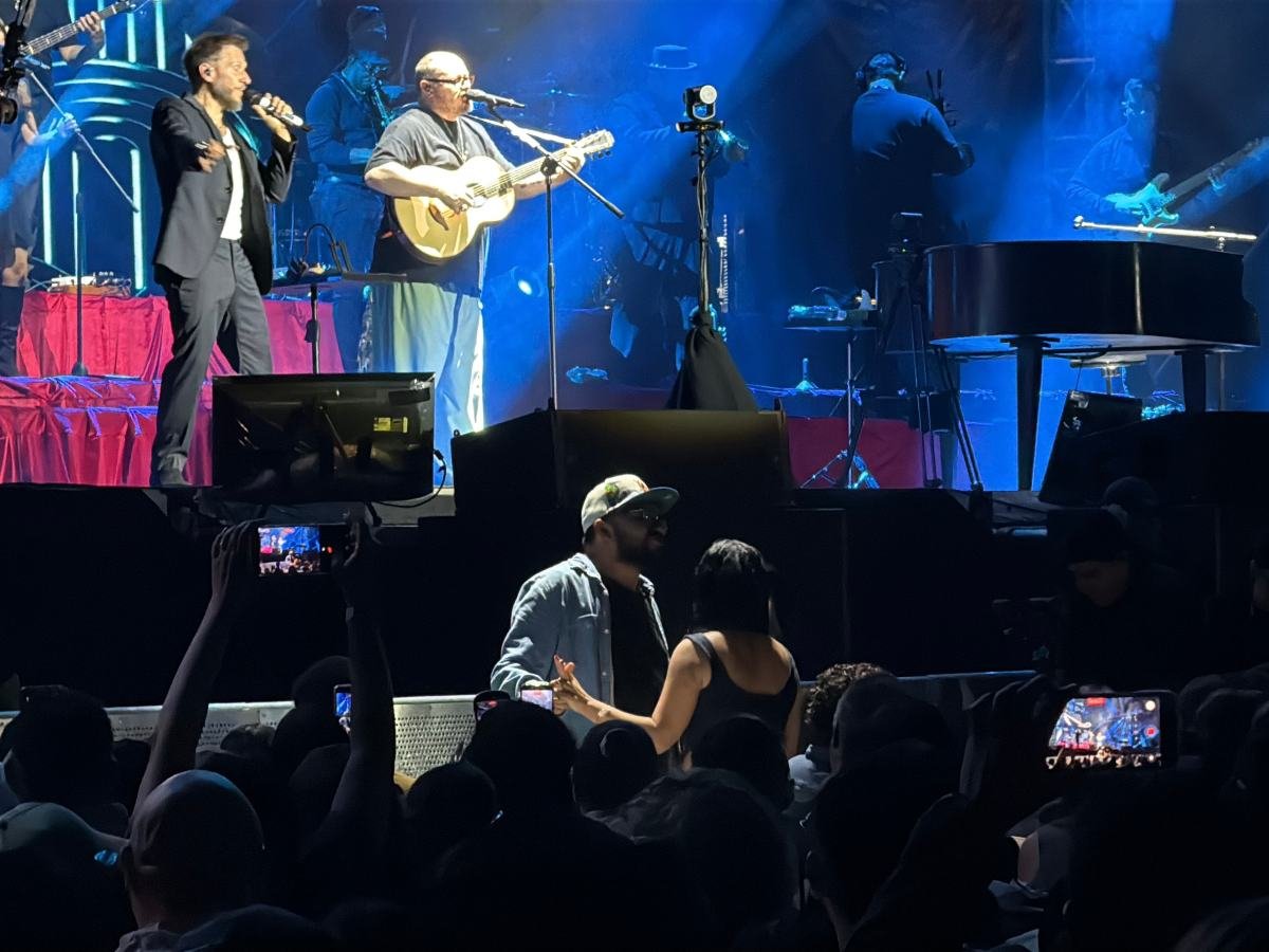 Sin Bandera conquista el Estadio Cuscatlán con una noche inolvidable y emotiva