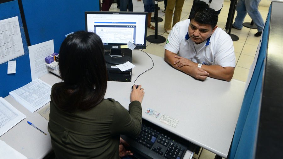 Ministerio de Hacienda impulsa incentivos y amplía atención para facilitar declaración de renta en El Salvador