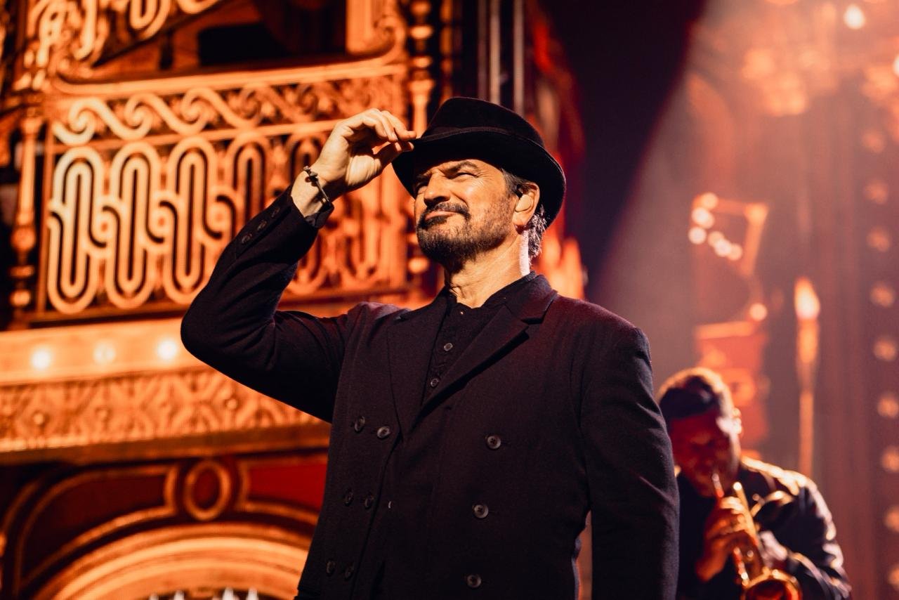 Ricardo Arjona llena el Coliseo de Puerto Rico con una emotiva gira en San Juan