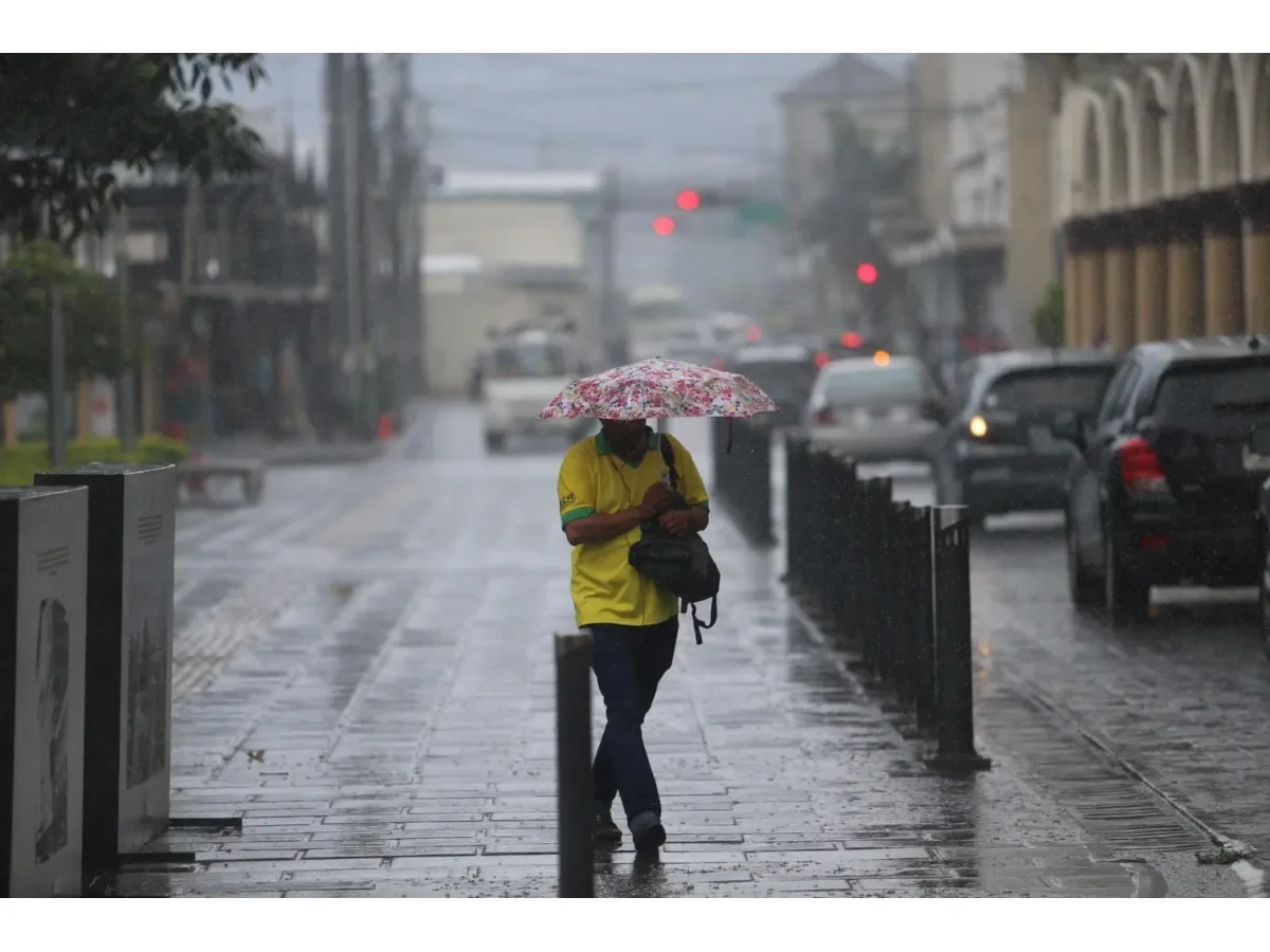 Lluvias y tormentas afectarán a El Salvador durante el fin de semana, prevé el MARN