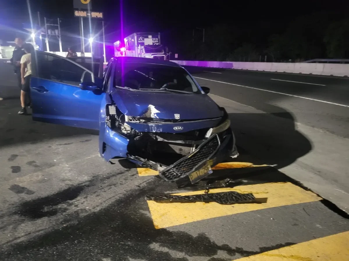 Conductora bajo influencia alcohólica provoca accidente en carretera del Litoral, La Paz