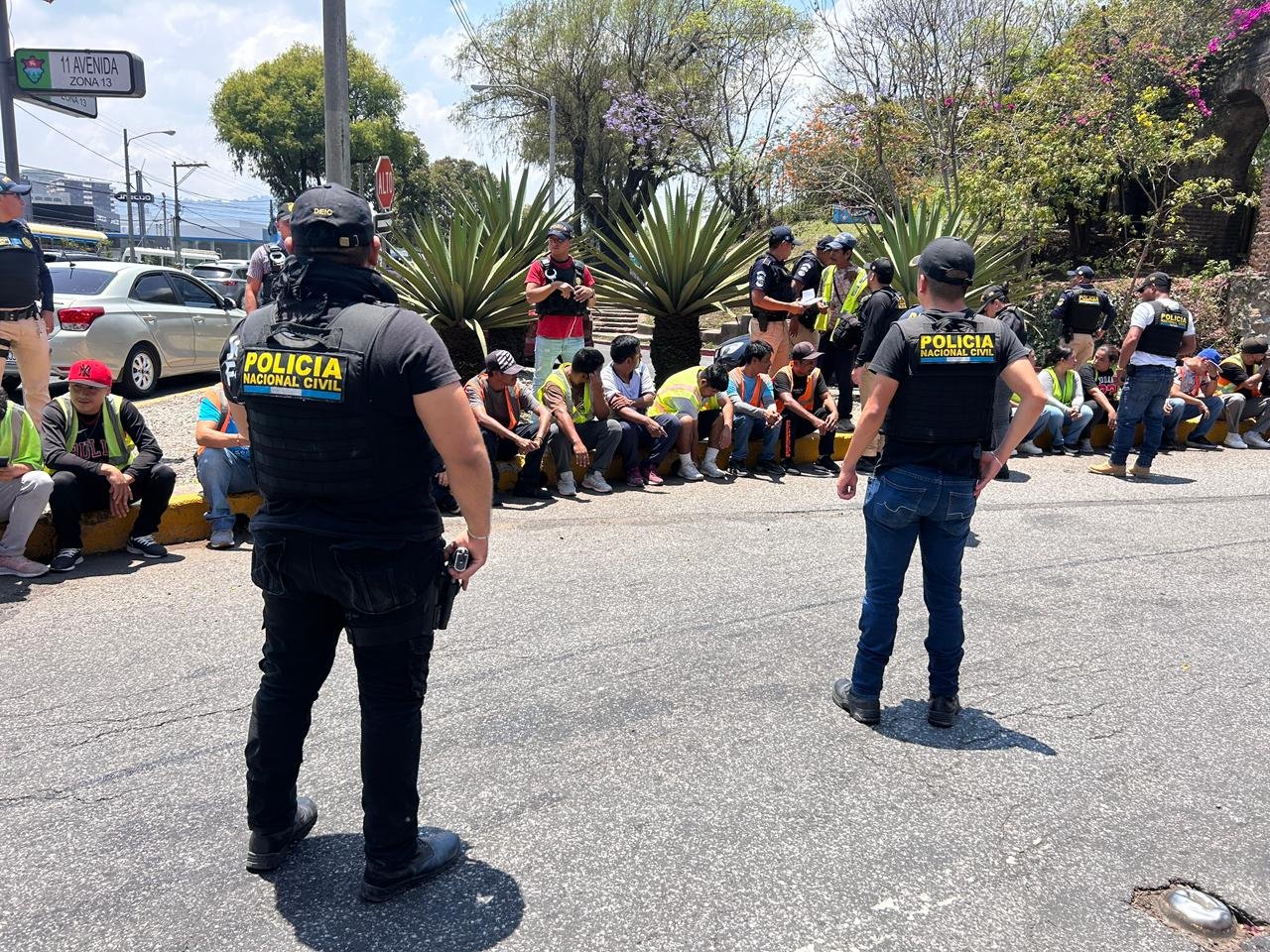 PNC intensifica operativos contra apartaparqueos vinculados a robos en zoológico La Aurora