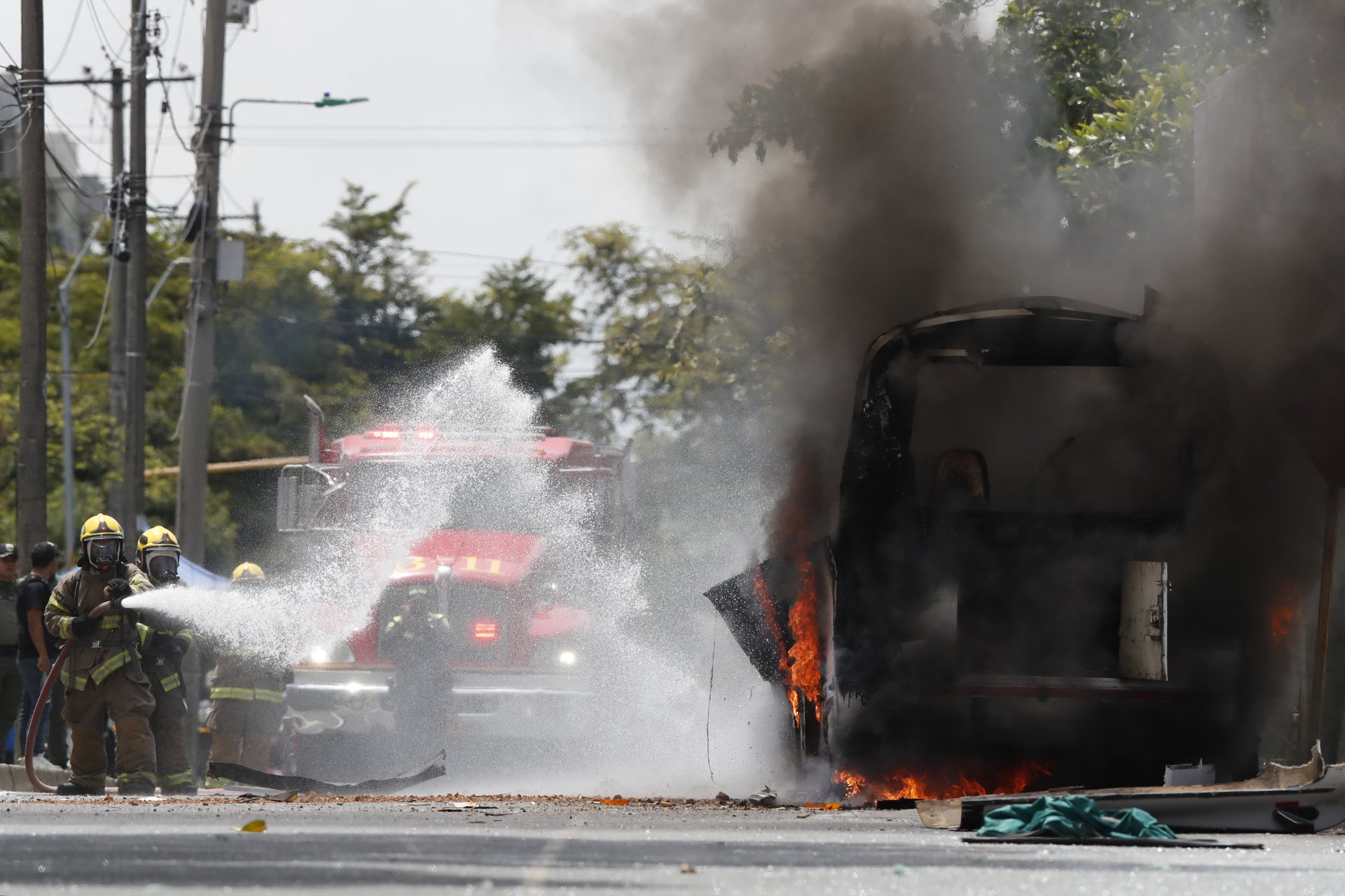 Siete fallecidos en atentado en la Vía Panamericana: presidente Petro califica a responsables como terroristas