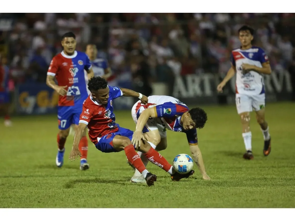 Firpo y FAS igualan en un duelo de líderes que reafirma la competitividad del Clausura
