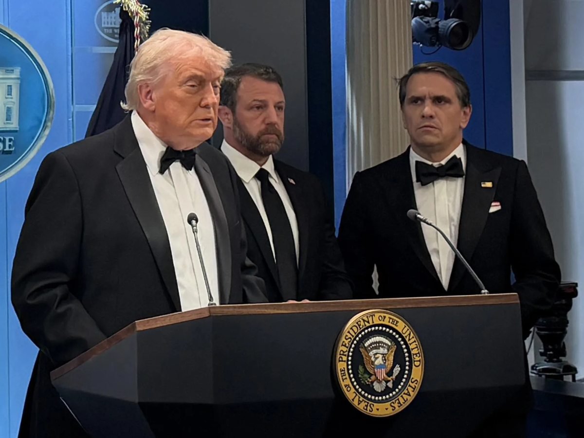 Presidente Trump exige acelerar construcción de salón de baile tras tiroteo en cena oficial