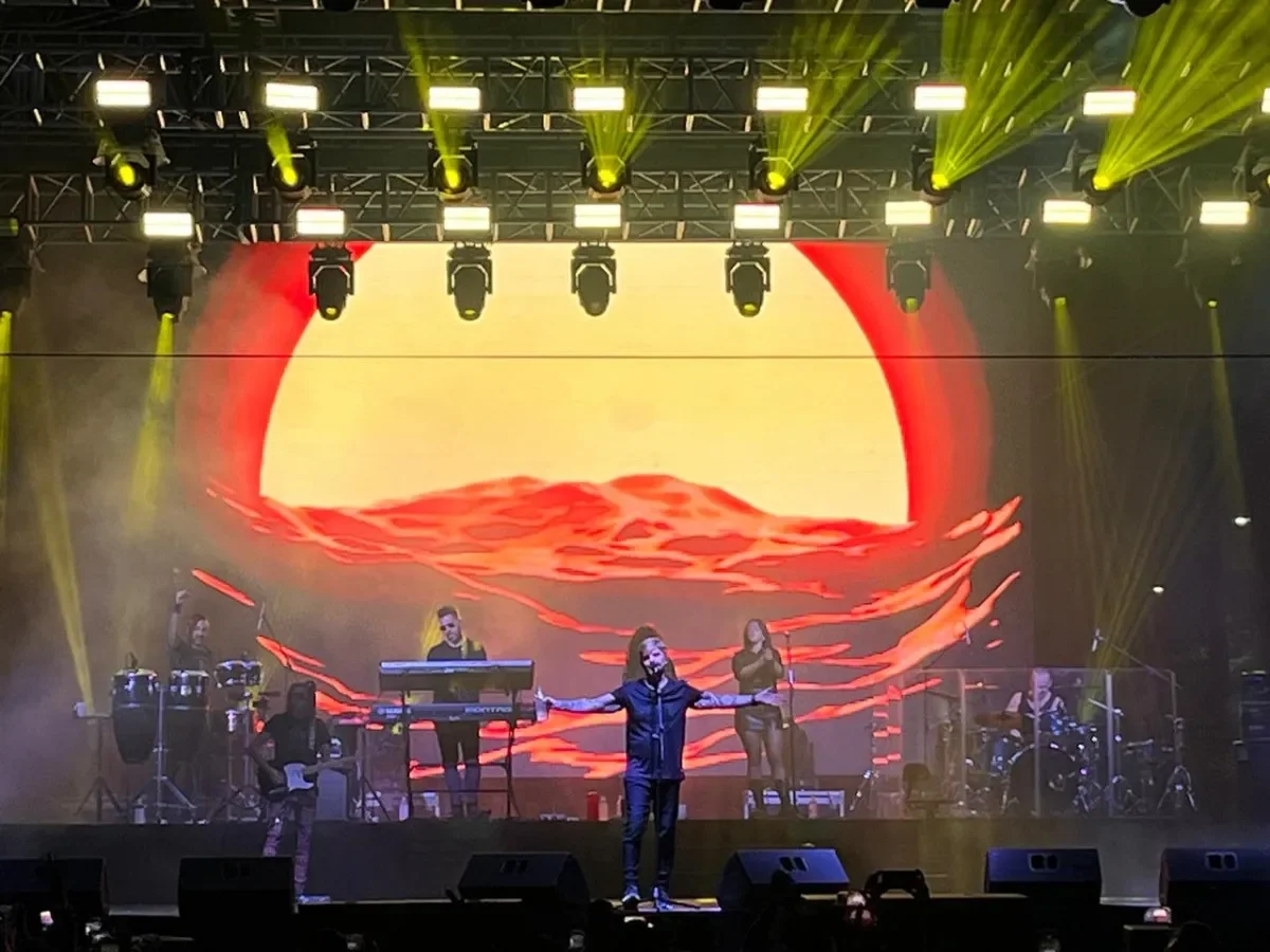Vilma Palma e Vampiros revive la esencia del rock noventero en concierto histórico en El Salvador