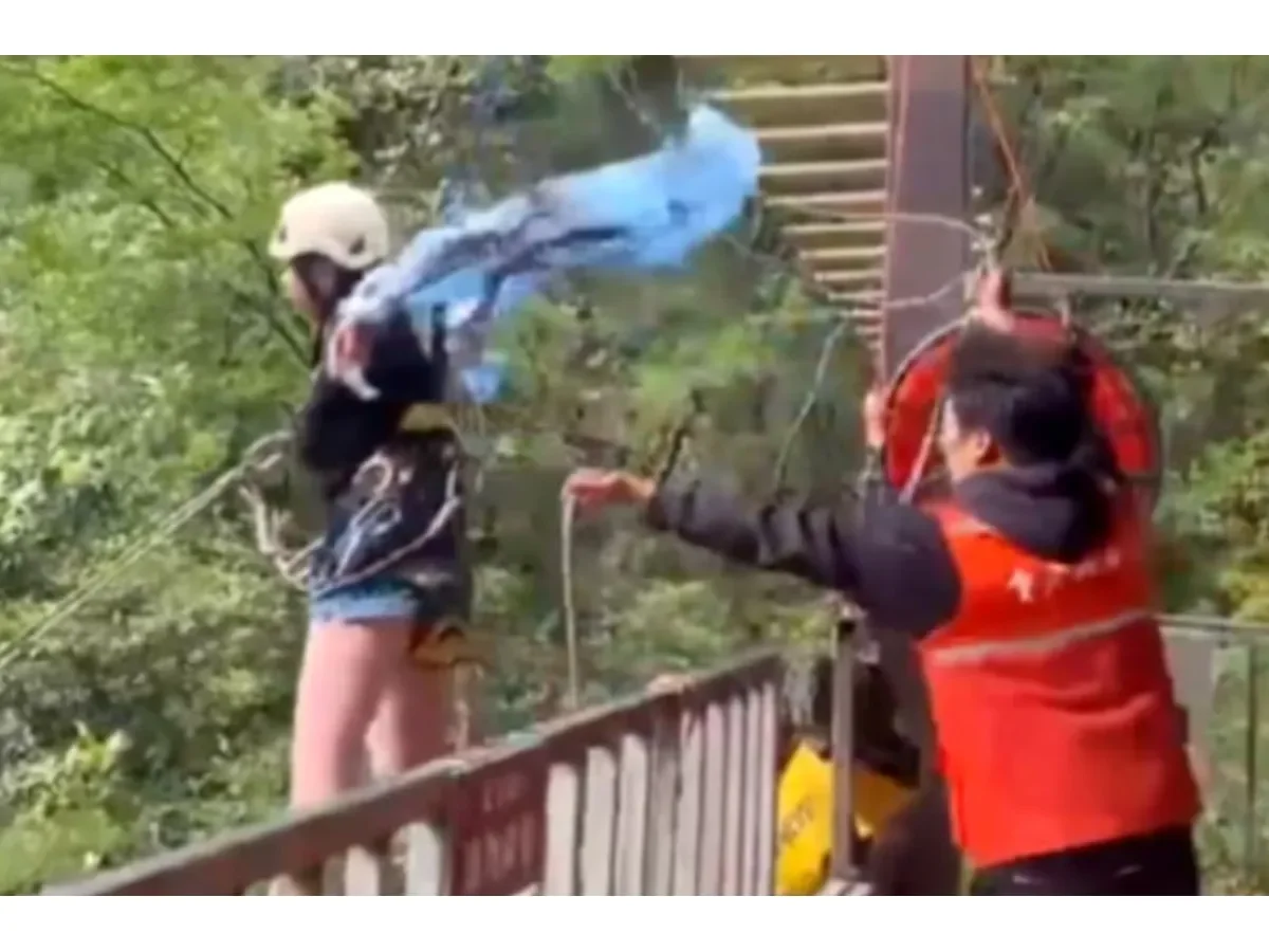Turista muere tras ruptura de cuerda en atracción extrema en parque chino
