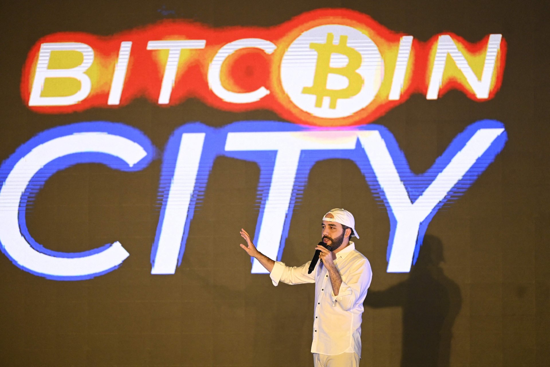 El Salvador avanza hacia 8 mil bitcoins en reserva nacional tras estrategia de compra continua