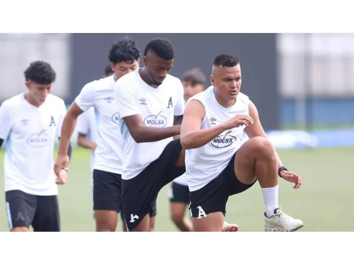 Henry Romero supera lesión y podría estar en la convocatoria para cuartos de final de Alianza