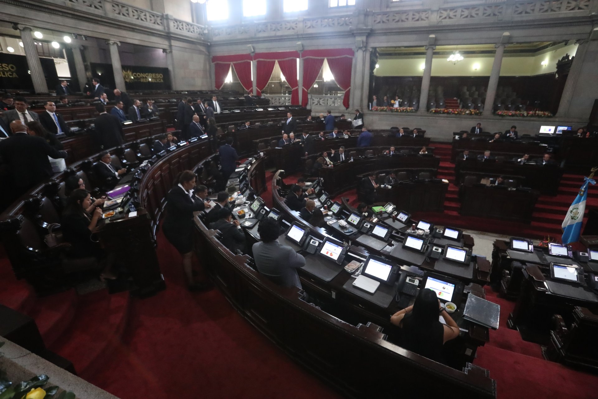 Extensión de Ley para Veteranos Militares en Congreso genera debate por posible uso clientelar y electoral