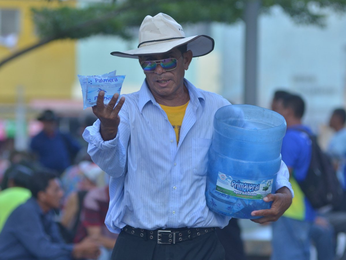 El Salvador registra récord histórico de temperatura con 40.5 °C en Santa Ana El Salvador registra récord histórico de temperatura con 40.5 °C en Santa Ana