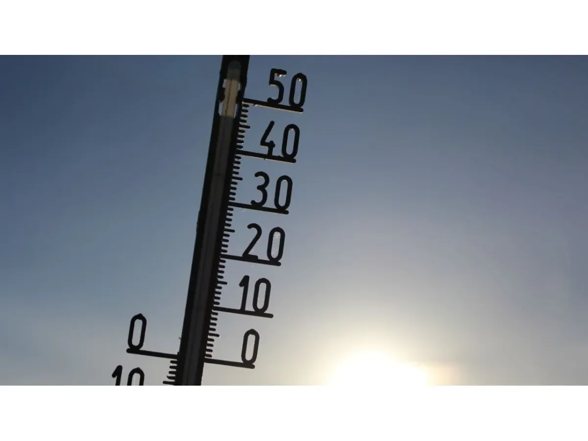El Salvador registra temperaturas superiores a 41 °C y se prepara para la llegada de polvo del Sahara El Salvador registra temperaturas superiores a 41 °C y se prepara para la llegada de polvo del Sahara
