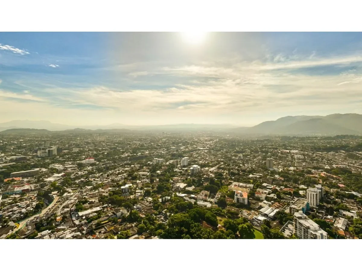 Análisis detallado del comportamiento del riesgo país de El Salvador en mercados internacionales Análisis detallado del comportamiento del riesgo país de El Salvador en mercados internacionales