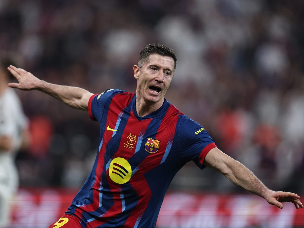 Robert Lewandowski confirma su despedida del Barcelona tras cuatro temporadas exitosas Robert Lewandowski confirma su despedida del Barcelona tras cuatro temporadas exitosas