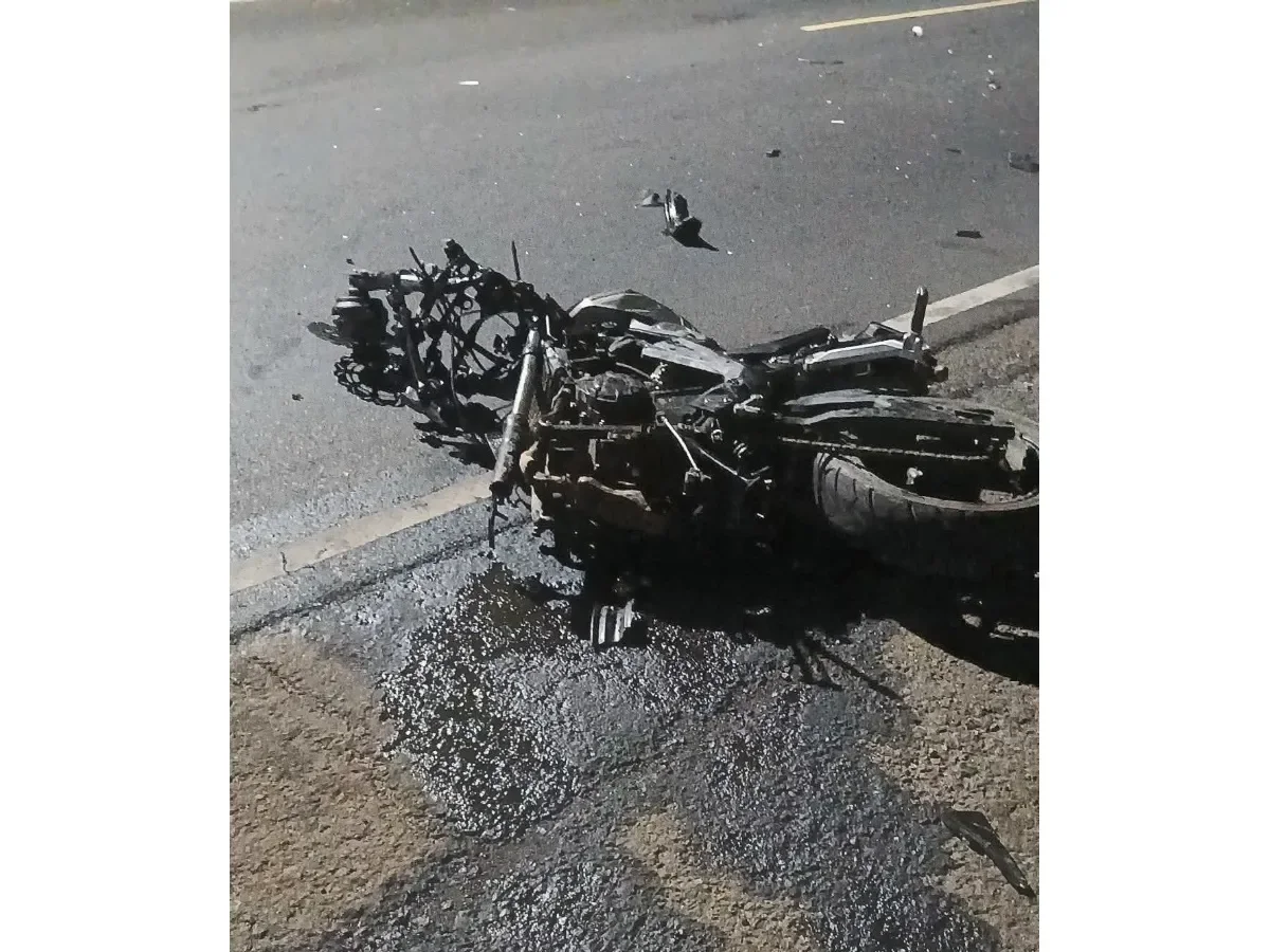 Motociclista pierde la vida tras choque con furgón en Acajutla, Sonsonate Motociclista pierde la vida tras choque con furgón en Acajutla, Sonsonate