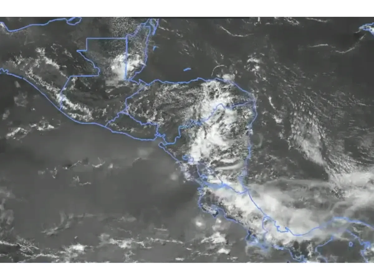 Tormentas por onda tropical desde Nicaragua impactarán El Salvador con lluvias y granizo hasta el lunes Tormentas por onda tropical desde Nicaragua impactarán El Salvador con lluvias y granizo hasta el lunes