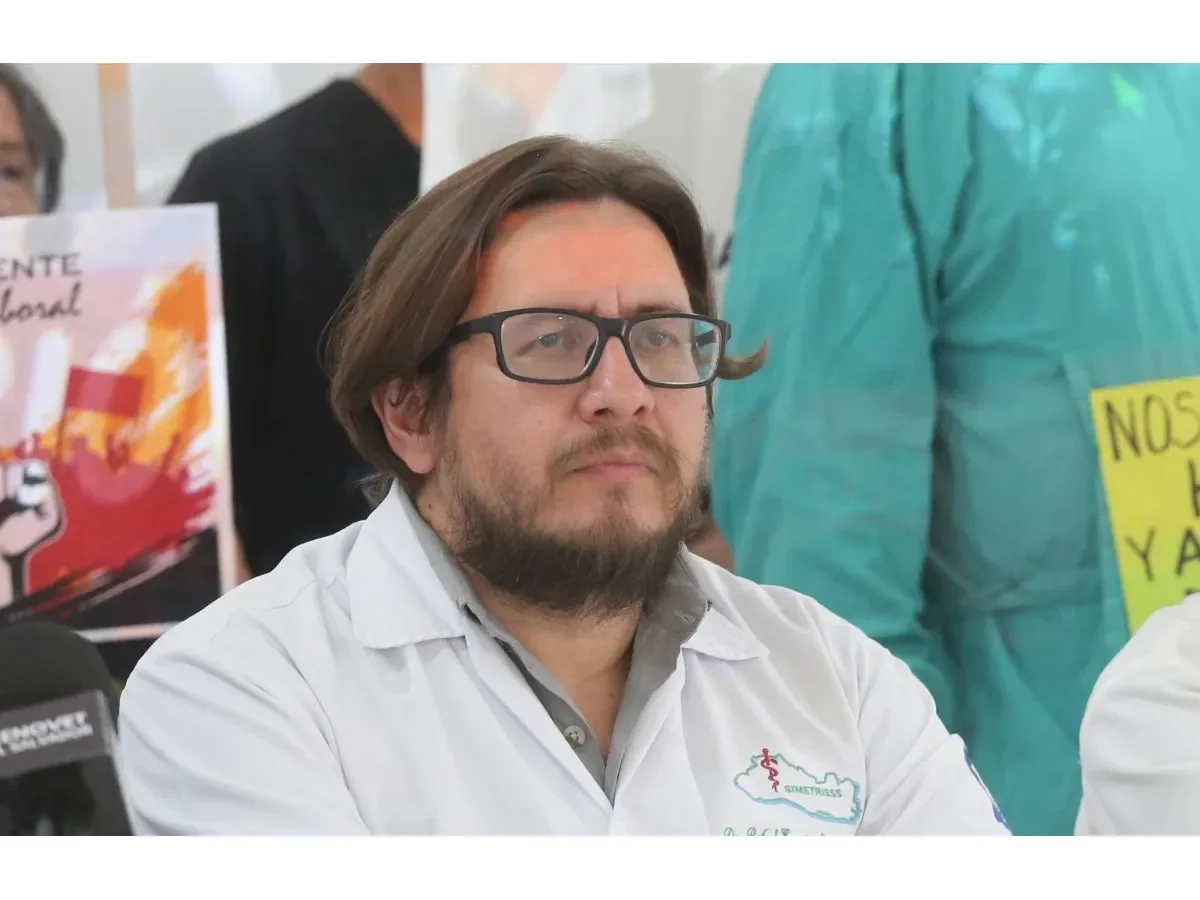 Proceso de despido contra secretario de SIMETRISSS por denuncia de desabastecimiento en Seguro Social