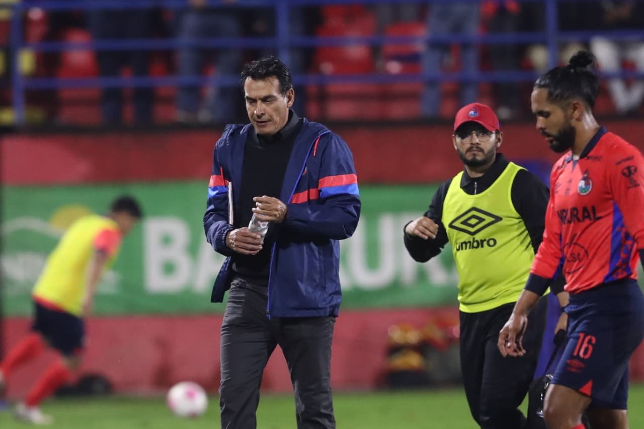 Mario Acevedo asegura que Municipal saldrá a proponer en la vuelta ante Xelajú en la final del Clausura 2026
