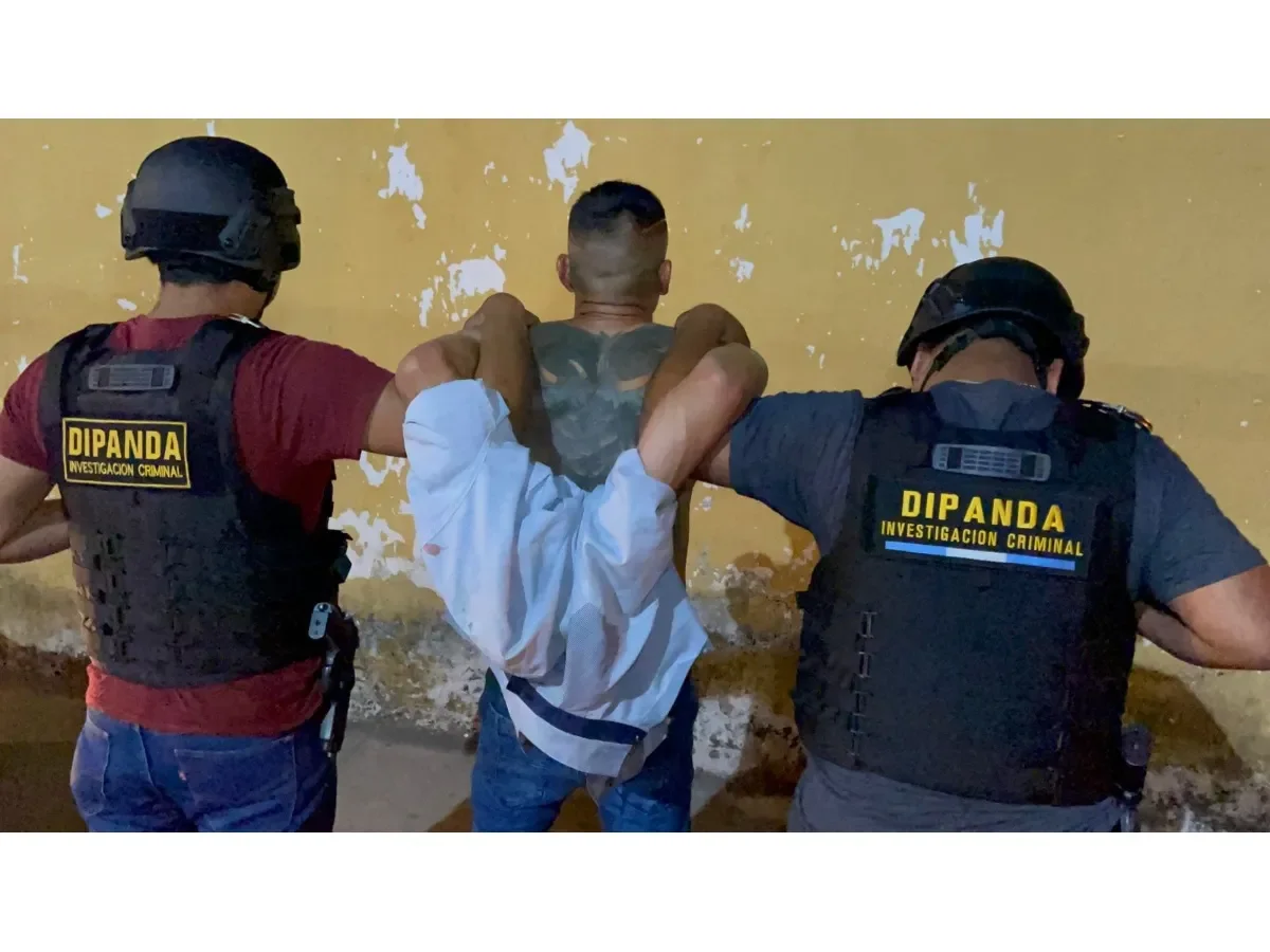 Capturan en Guatemala a miembro del Barrio 18 y es entregado a autoridades salvadoreñas Capturan en Guatemala a miembro del Barrio 18 y es entregado a autoridades salvadoreñas