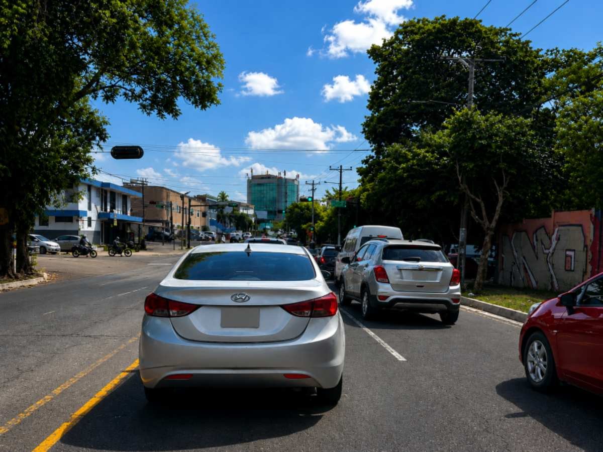 Congestionamiento vehicular afecta el centro de San Salvador por obras de revitalización urbana Congestionamiento vehicular afecta el centro de San Salvador por obras de revitalización urbana