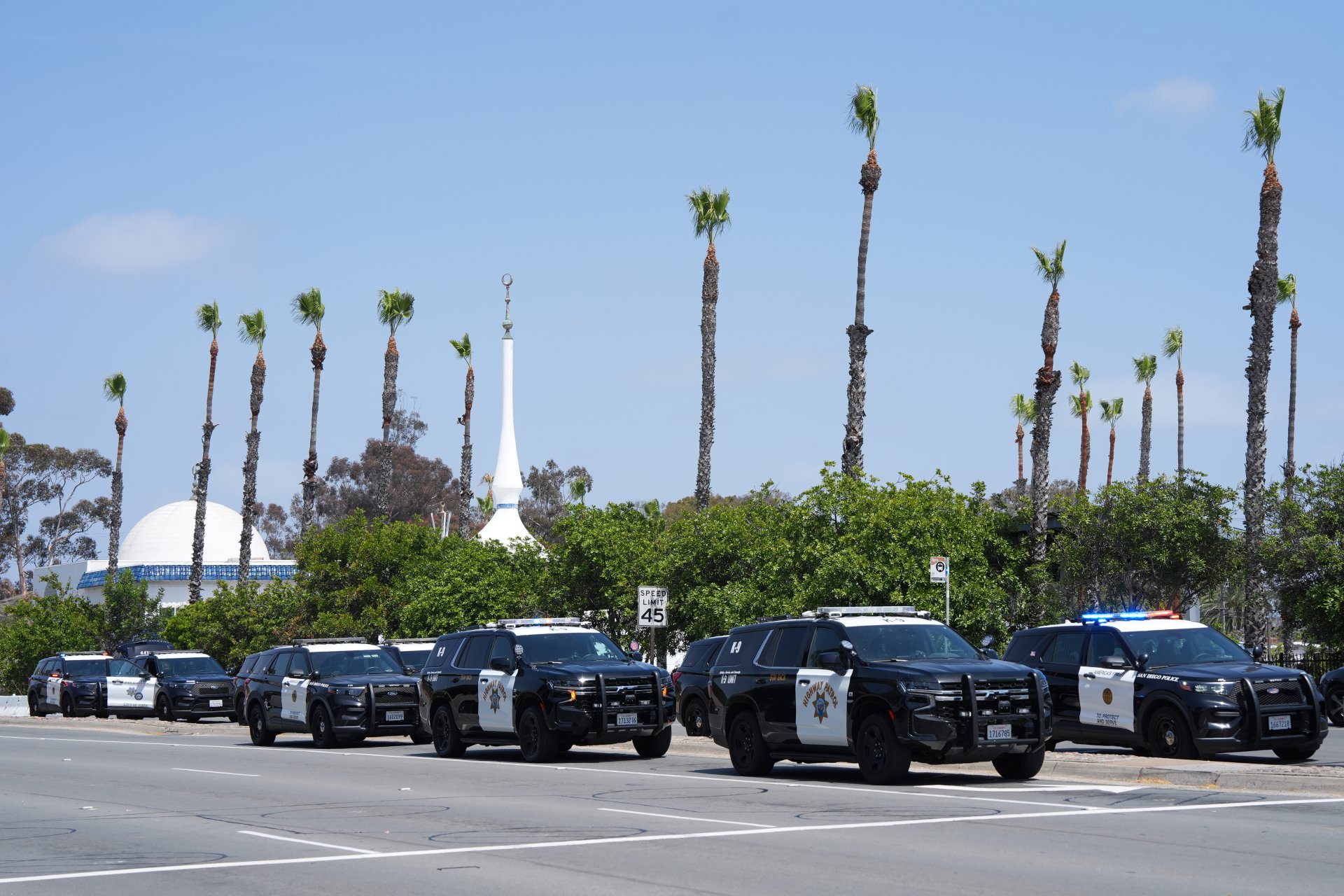 Tiroteo en mezquita de San Diego deja cinco muertos, incluidos los atacantes Tiroteo en mezquita de San Diego deja cinco muertos, incluidos los atacantes