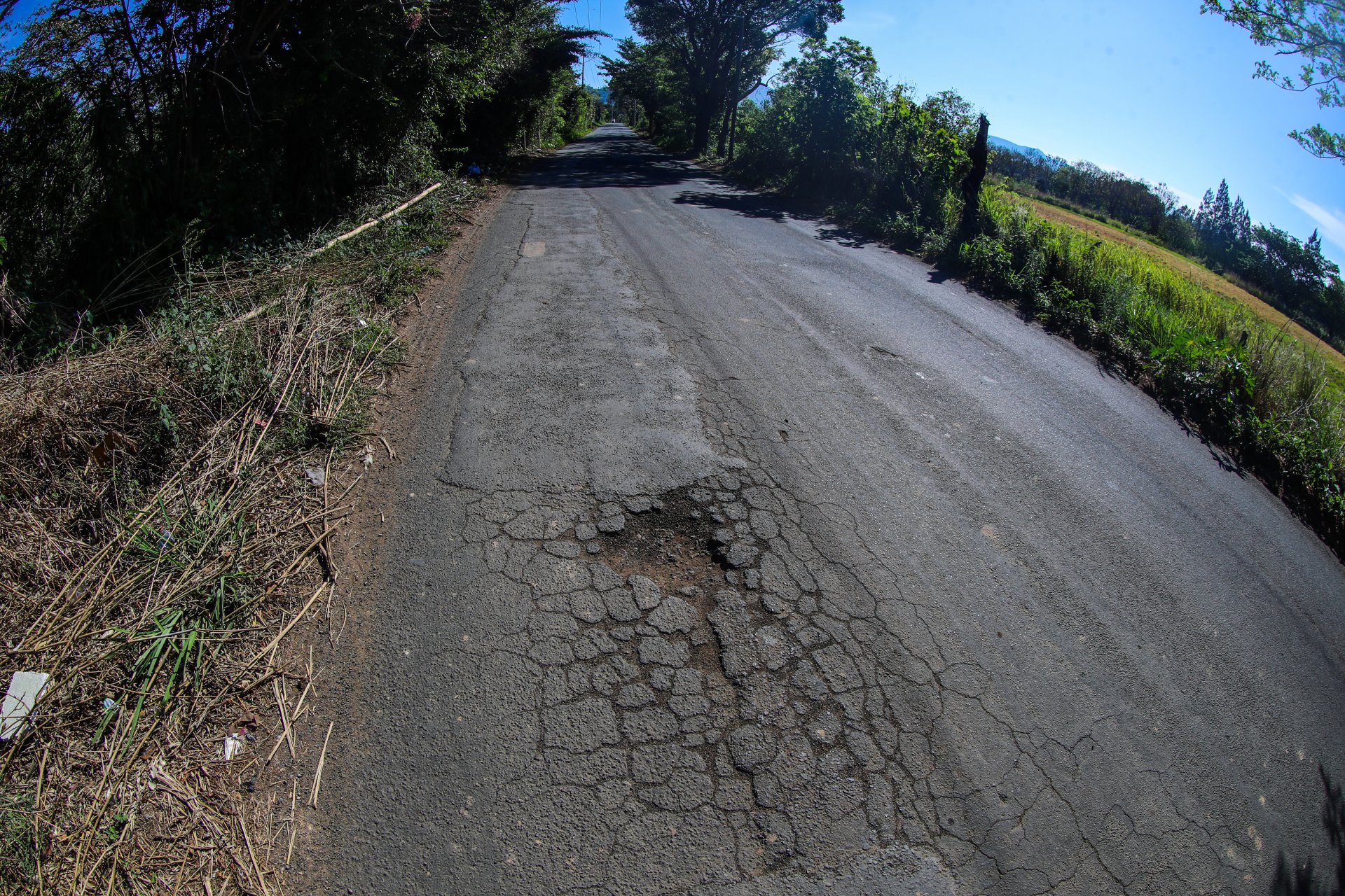 Gobierno enfrenta retrasos en ejecución de proyectos carreteros a mitad de mayo