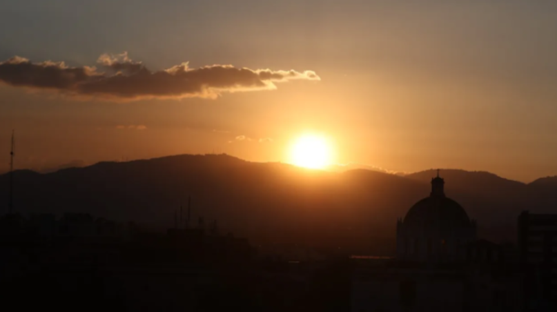 Guatemala enfrentará temperaturas de hasta 42°C y lluvias por onda del este del 18 al 22 de mayo
