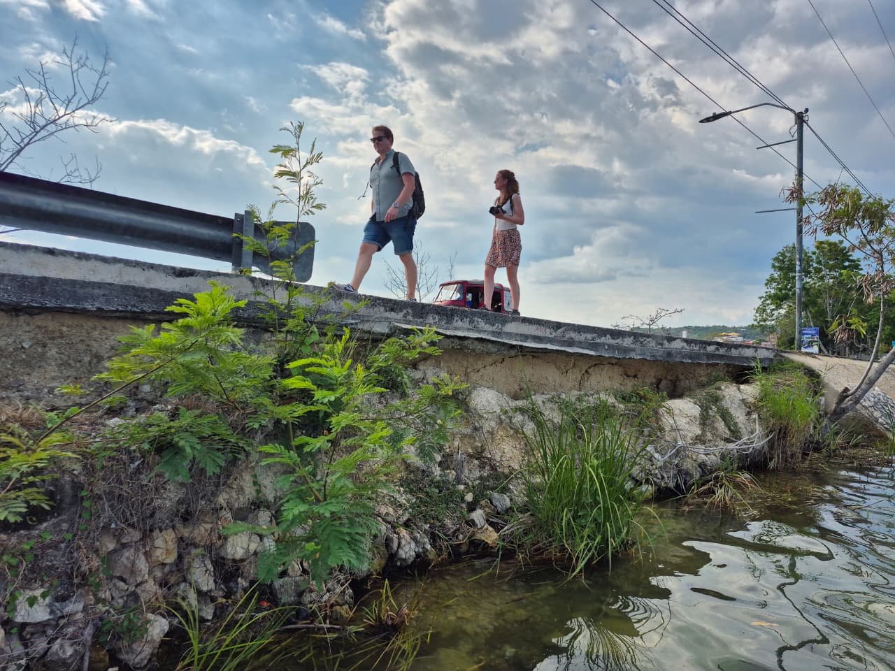 Alcalde de Flores alerta sobre deterioro crítico en puente hacia Isla de Flores; CIV responde sobre responsabilidades Alcalde de Flores alerta sobre deterioro crítico en puente hacia Isla de Flores; CIV responde sobre responsabilidades