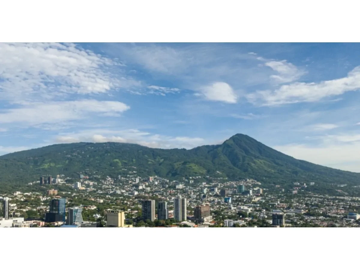 Cinco zonas en El Salvador reportan temperaturas superiores a 40 grados este 19 de mayo Cinco zonas en El Salvador reportan temperaturas superiores a 40 grados este 19 de mayo