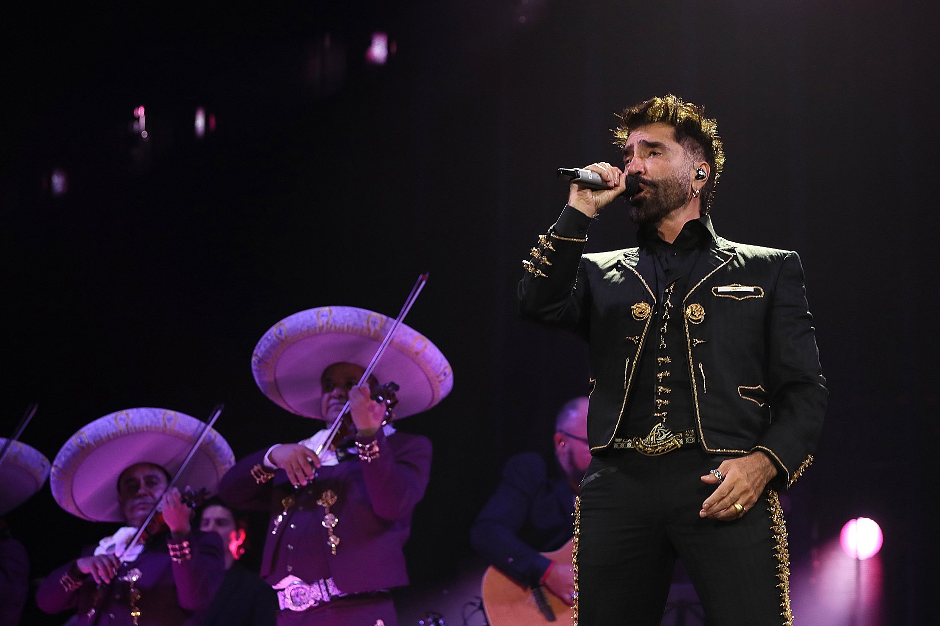 Alejandro Fernández presenta en Guatemala su gira “De rey a rey”, homenaje a Vicente Fernández Alejandro Fernández presenta en Guatemala su gira “De rey a rey”, homenaje a Vicente Fernández