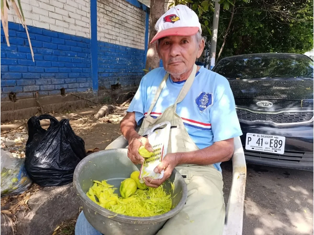 Fallece José del Carmen Bermúdez, vendedor de frutas emblemático en Instituto Nacional de Usulután Fallece José del Carmen Bermúdez, vendedor de frutas emblemático en Instituto Nacional de Usulután