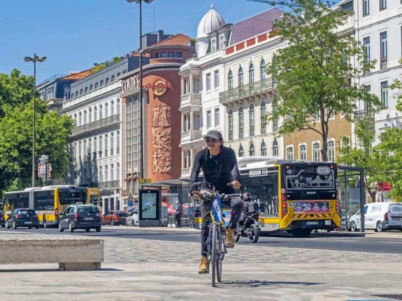 José Gabriel Ruiz, el ciclista salvadoreño que avanza en su travesía mundial en bicicleta desde Portugal José Gabriel Ruiz, el ciclista salvadoreño que avanza en su travesía mundial en bicicleta desde Portugal