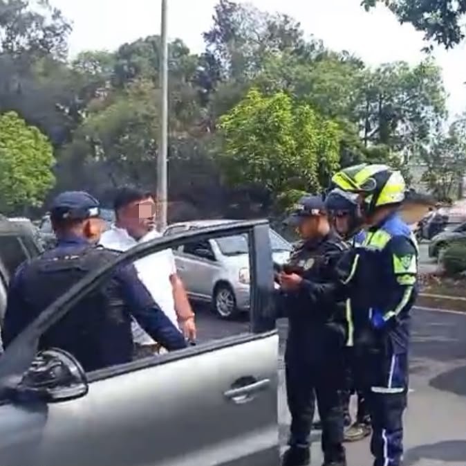 Conductor armado agrede a agente de la PMT tras ser detenido por conducción en sentido contrario en zona 9 Conductor armado agrede a agente de la PMT tras ser detenido por conducción en sentido contrario en zona 9