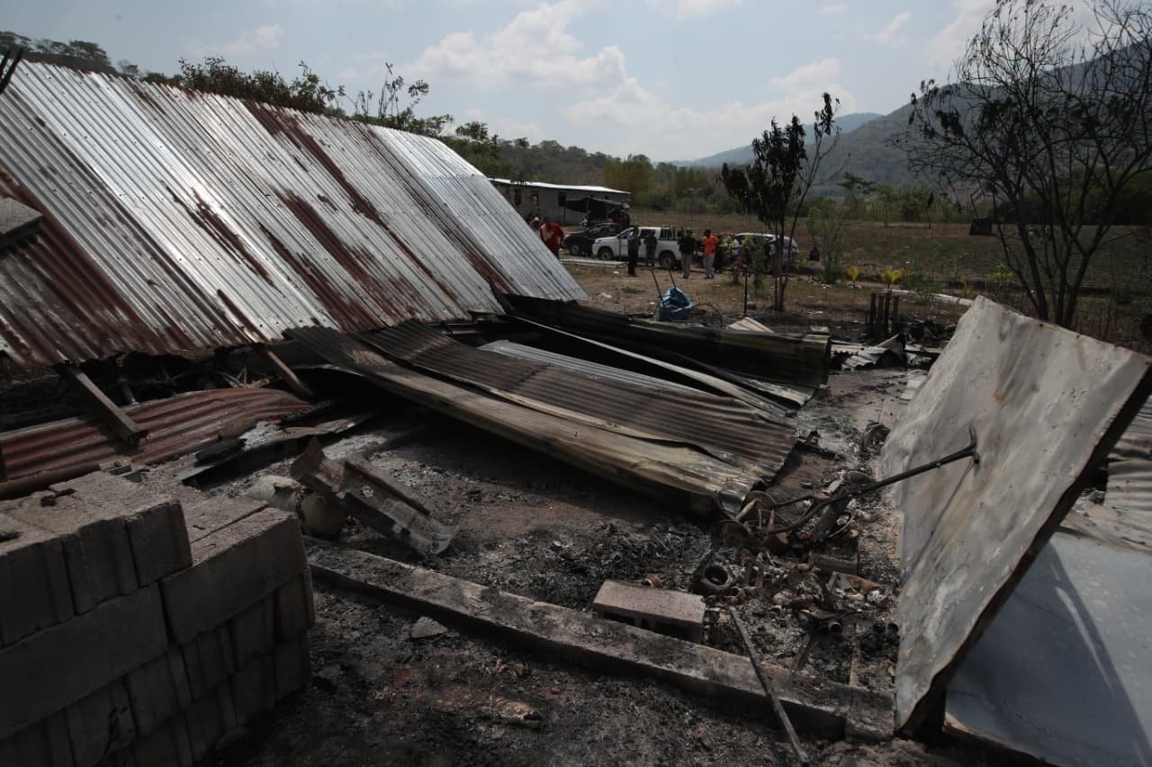 Pobladores en frontera con Honduras denuncian hostigamiento tras ataque armado en Chiquimula Pobladores en frontera con Honduras denuncian hostigamiento tras ataque armado en Chiquimula