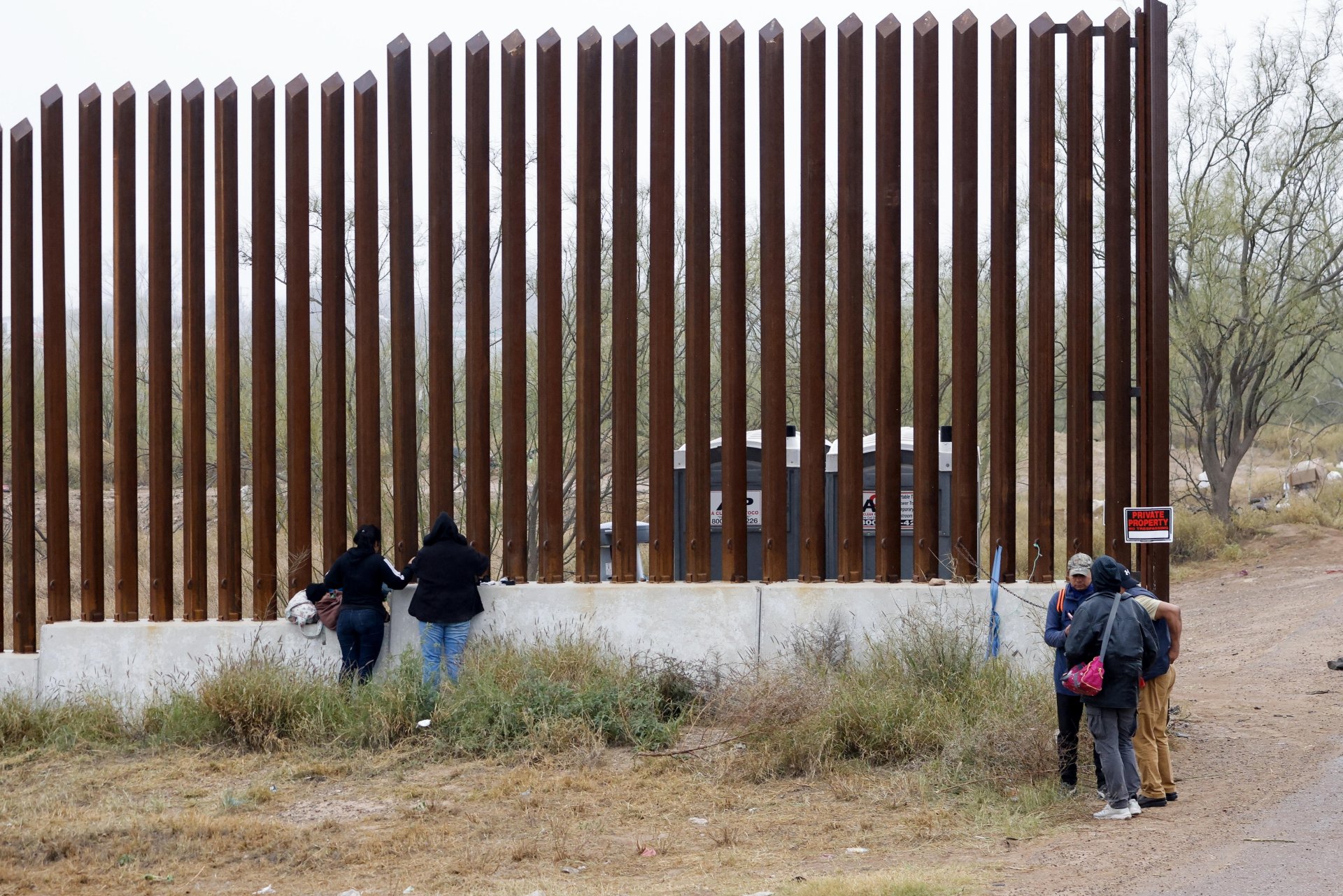 Hallan 20 migrantes mexicanos y guatemaltecos ocultos en camión en Texas: detalles y contexto Hallan 20 migrantes mexicanos y guatemaltecos ocultos en camión en Texas: detalles y contexto