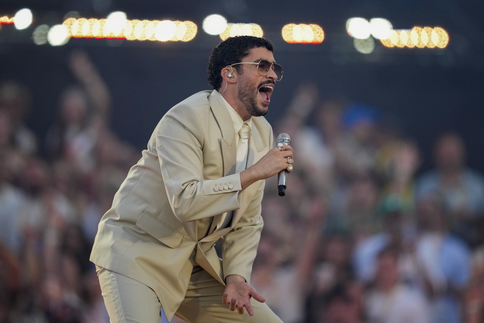 Promotora desmiente saturación en concierto de Bad Bunny en Barcelona tras denuncias de fanático Promotora desmiente saturación en concierto de Bad Bunny en Barcelona tras denuncias de fanático