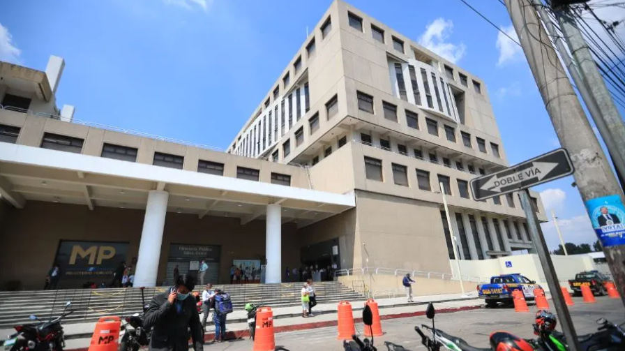 Diputado solicita al Ministerio Público informe sobre salarios e indemnizaciones de exfuncionarios clave Diputado solicita al Ministerio Público informe sobre salarios e indemnizaciones de exfuncionarios clave