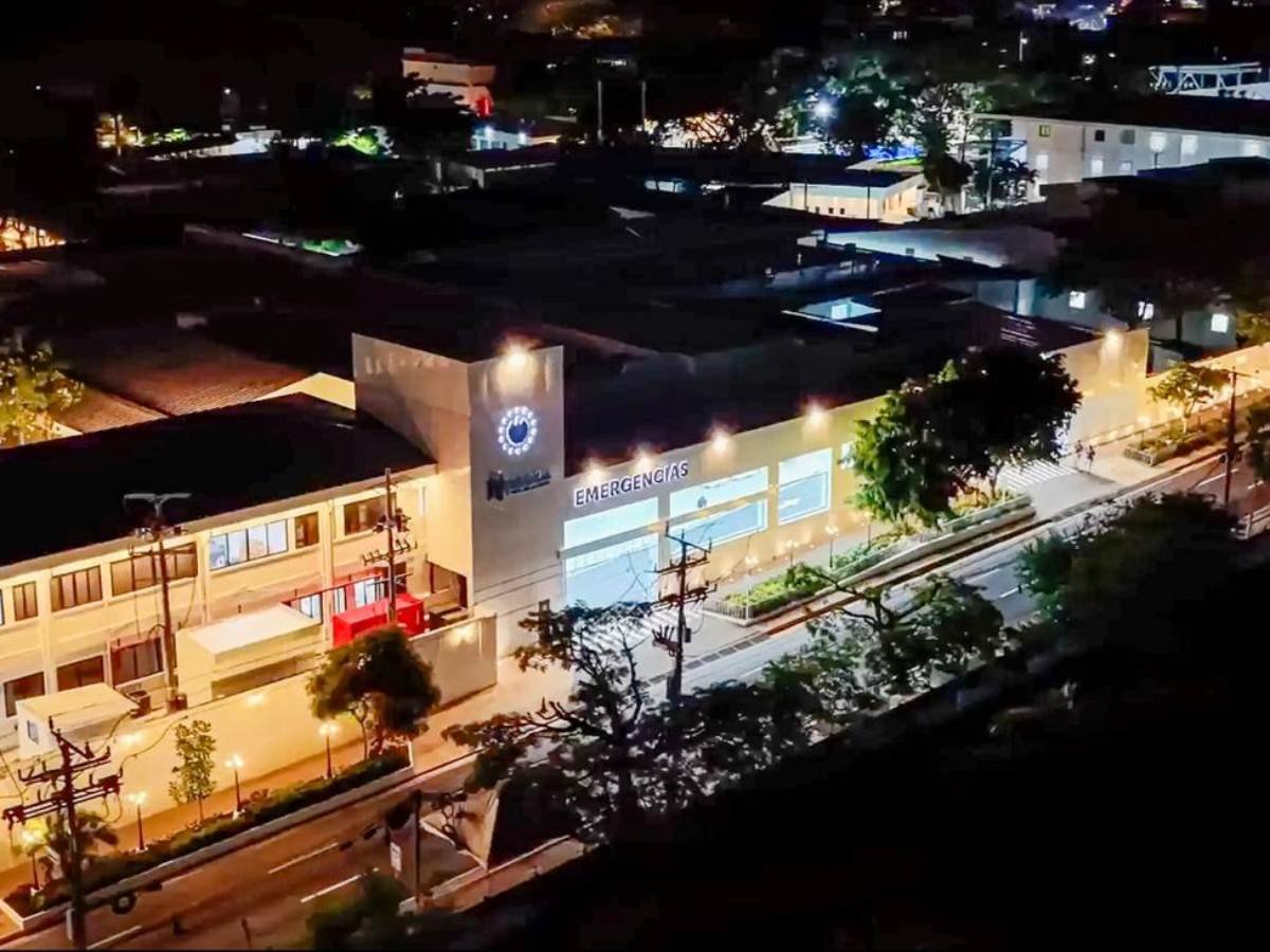 Hospital Nacional Rosales amplía atención a más de 45 especialidades médicas con equipo internacional Hospital Nacional Rosales amplía atención a más de 45 especialidades médicas con equipo internacional