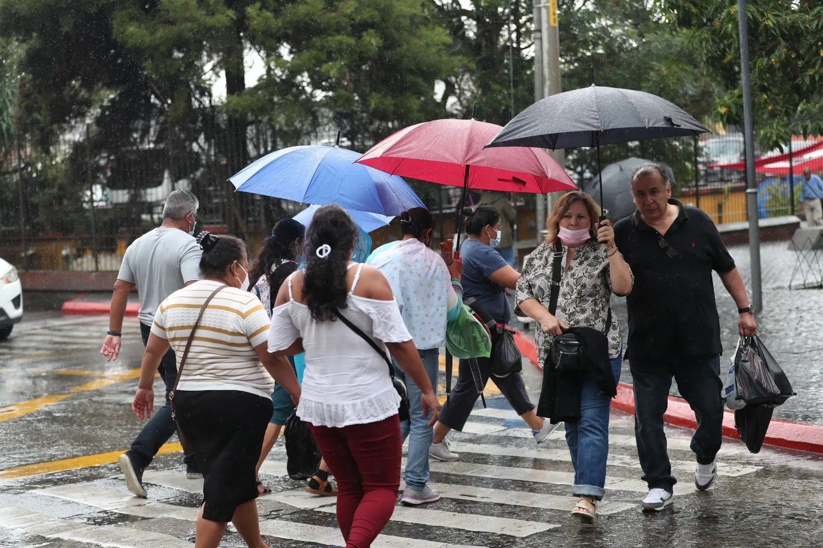 Tormenta Cristina se dirige a El Salvador pero continuará generando lluvias intensas en Guatemala Tormenta Cristina se dirige a El Salvador pero continuará generando lluvias intensas en Guatemala