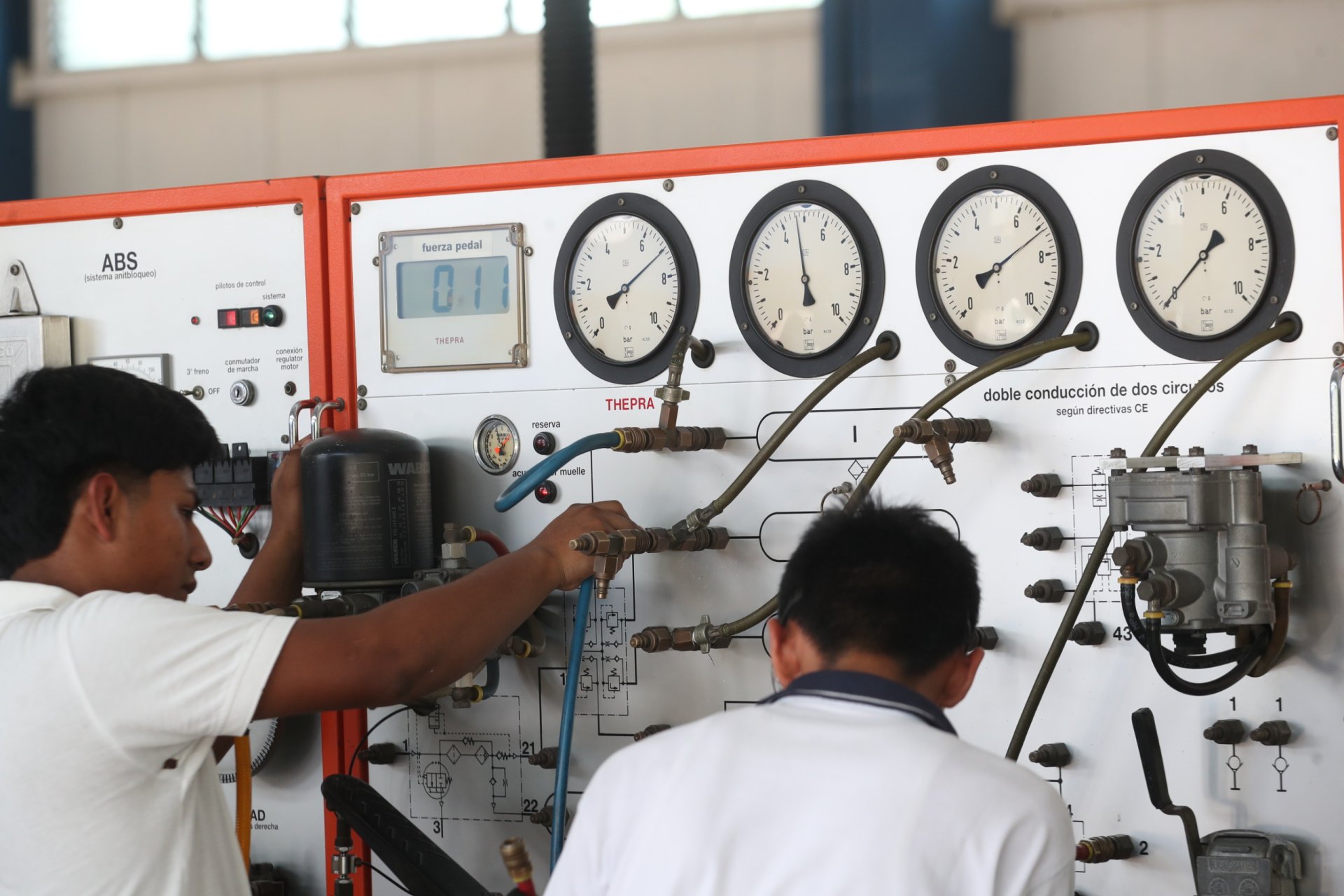 Guatemala y la oportunidad de convertirse en un centro de producción automotriz: el reto de una política pública Guatemala y la oportunidad de convertirse en un centro de producción automotriz: el reto de una política pública