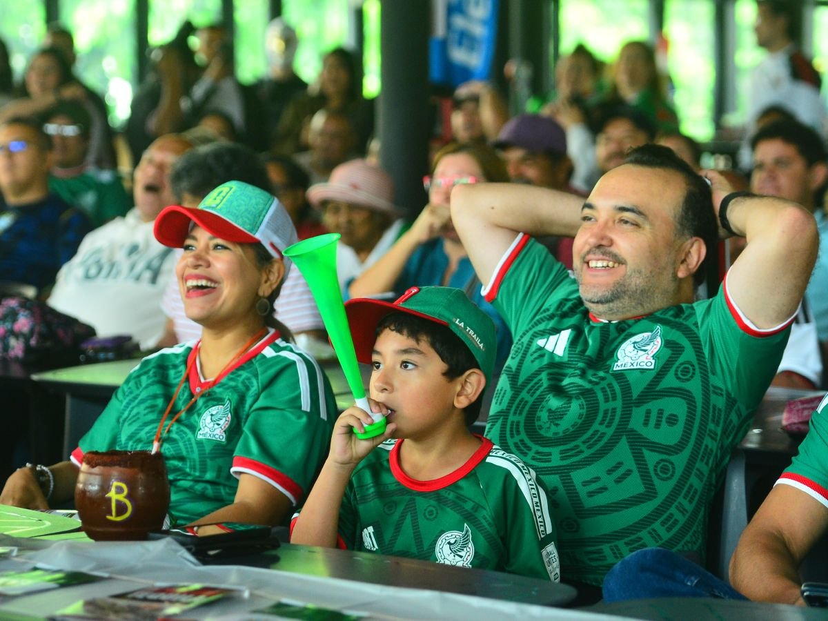 El Mundial 2026 irrumpió con entusiasmo en el Centro Histórico de San Salvador El Mundial 2026 irrumpió con entusiasmo en el Centro Histórico de San Salvador
